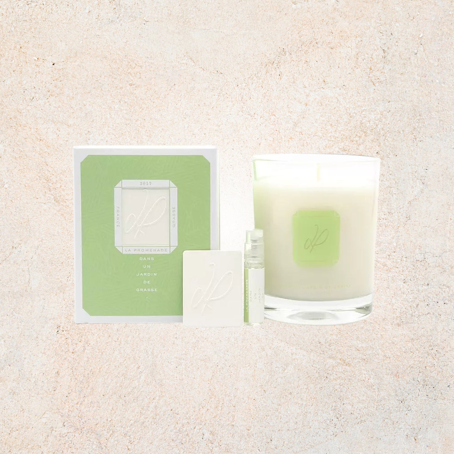 Bougie parfumée Dans un Jardin de Grasse 180g, cire 100% végétale, notes de roses, jasmin et olivier, diffusion naturelle et artisanale | La Promenade