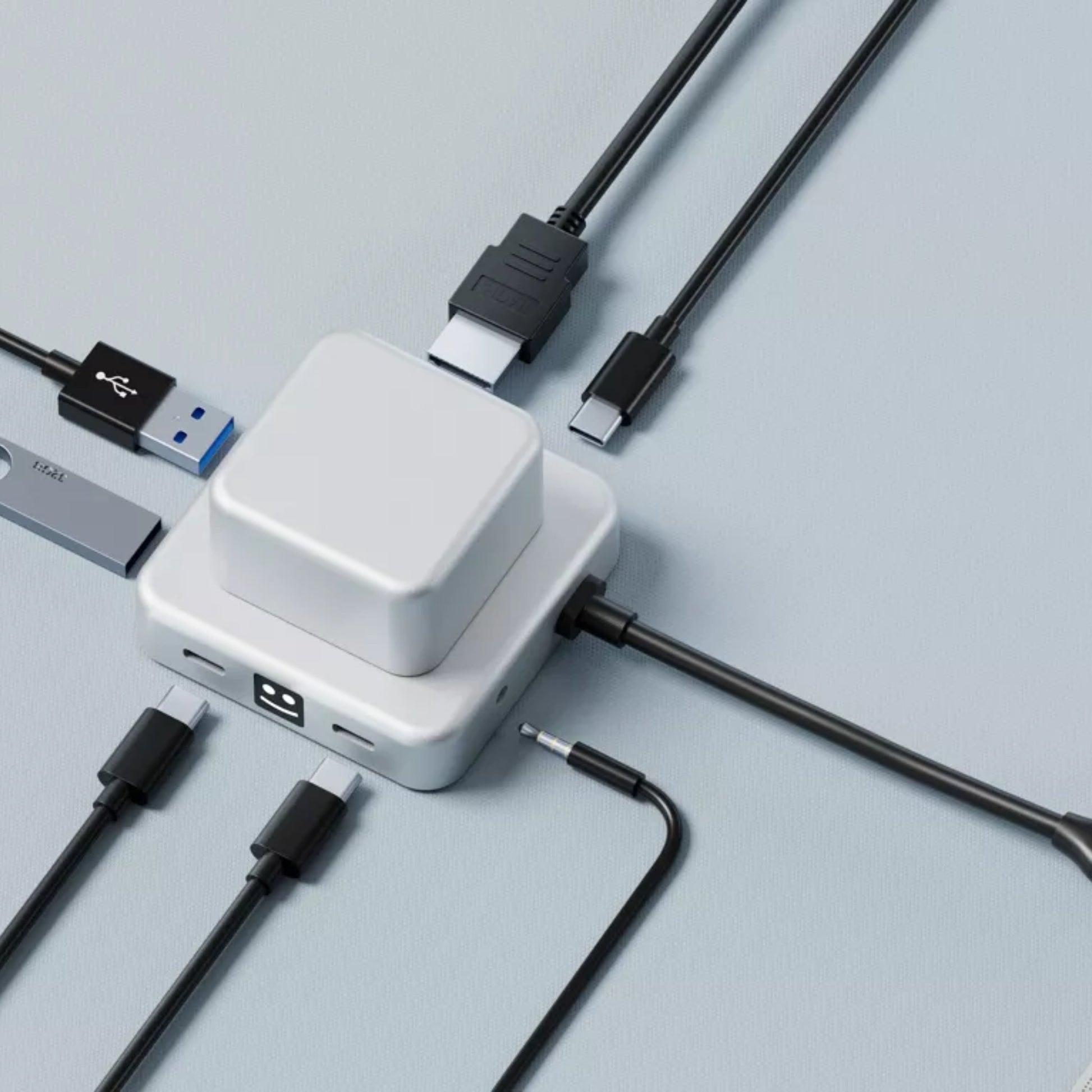 Hub de charge 7-en-1 CUBBI Argent, aluminium et plastique recyclés, ports USB-C, USB-A, HDMI, audio, module anti-stress, durable et performant | XOOPAR