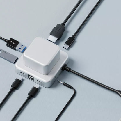 Hub de charge 7-en-1 CUBBI Argent, aluminium et plastique recyclés, ports USB-C, USB-A, HDMI, audio, module anti-stress, durable et performant | XOOPAR