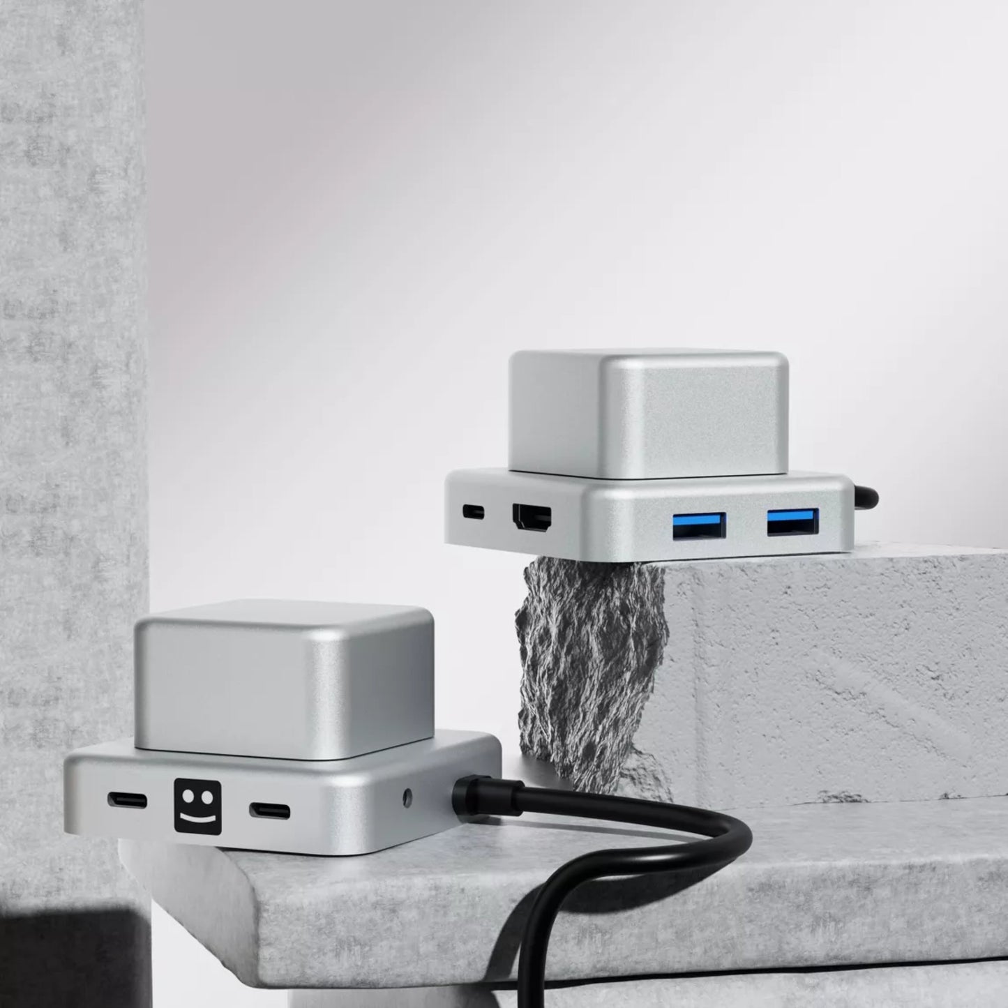 Hub de charge 7-en-1 CUBBI Argent, aluminium et plastique recyclés, ports USB-C, USB-A, HDMI, audio, module anti-stress, durable et performant | XOOPAR
