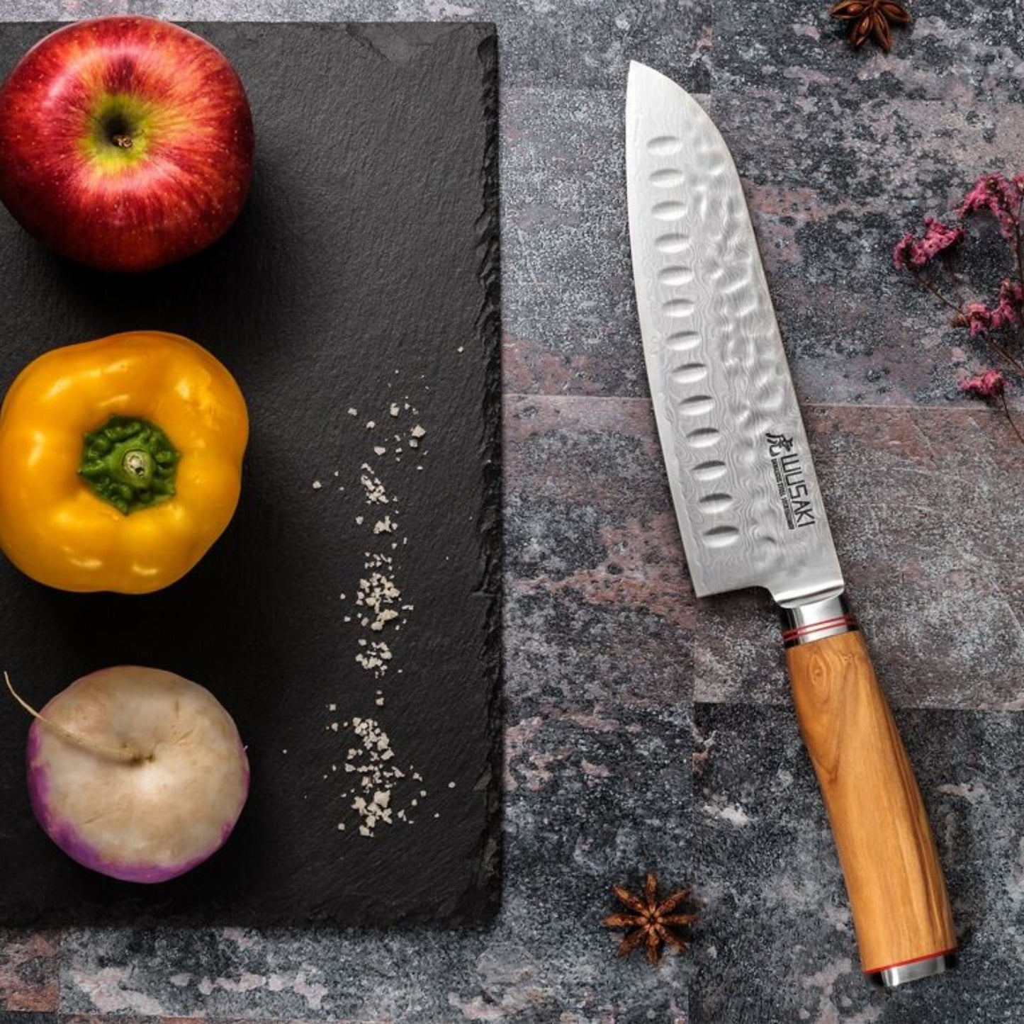 Couteau Santoku Wusaki 17 cm lame Damas 67 couches manche olivier | Les Découpeurs