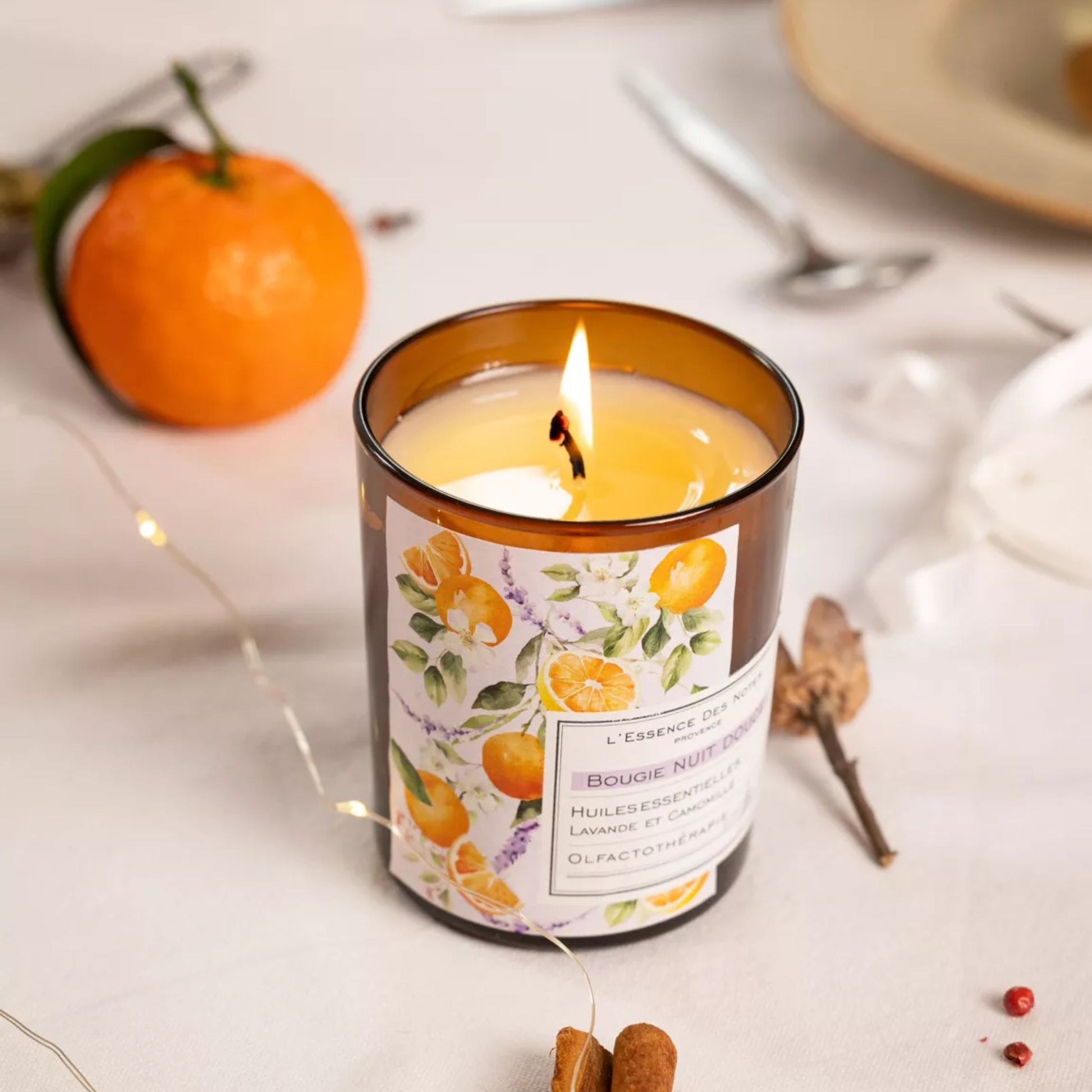 Bougie Lavande & Camomille Nuit Douce 180g, parfum apaisant aux huiles essentielles pour ambiance relaxante à la maison | L’Essence des Notes