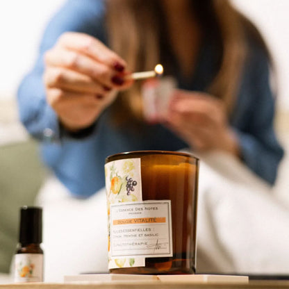 Bougie Citron & Basilic Vitalité 180g, parfum énergisant aux huiles essentielles pour ambiance dynamique à la maison | L’Essence des Notes