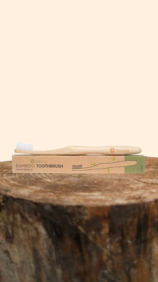 Brosse à Dents en Bambou Ergonomique Poils Moyens BEEWISE – Zéro Plastique, Écologique et Durable